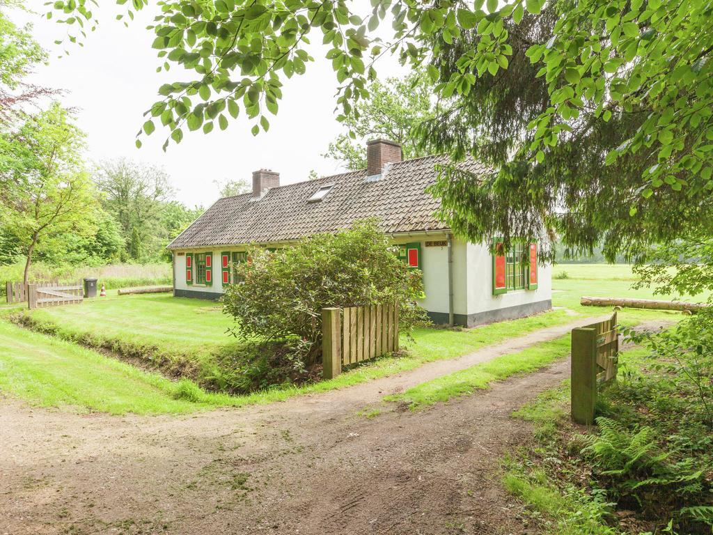 Cozy Holiday Home Near Forest In Baarn Exterior photo